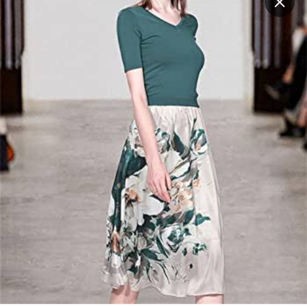 Vintage silk skirt 😍